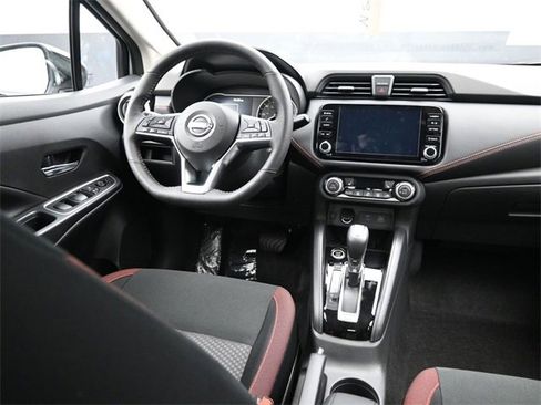 New 2025 Nissan Versa SR w/ Trunk Package image 10