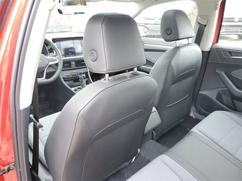 New 2025 Volkswagen Jetta SE image 10