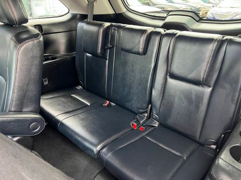 Used 2017 Toyota Highlander XLE w/ Carpet Mat Package AWD/4WD image 25