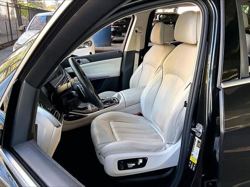Used 2019 BMW X7 xDrive50i w/ Premium Package image 8
