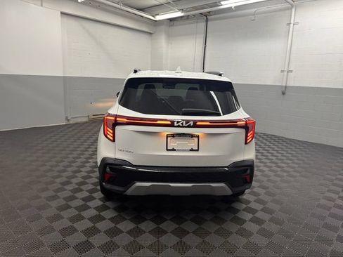 Certified 2024 Kia Seltos S FWD image 7