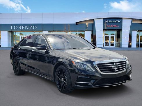 Used 2017 Mercedes-Benz S 550 Sedan image 3
