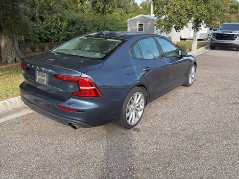Used 2020 Volvo S60 T6 Momentum image 3