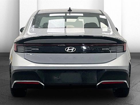 Certified 2025 Hyundai Sonata SE image 3