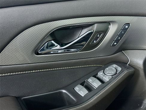 Used 2023 Chevrolet Traverse Premier w/ Redline Edition image 19