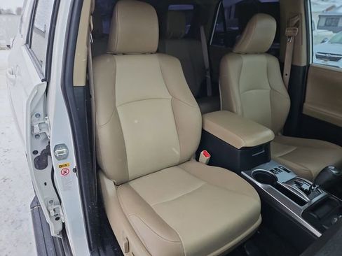 Used 2018 Toyota 4Runner SR5 Premium image 35