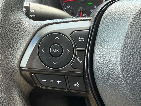 Used 2022 Toyota RAV4 XLE FWD image 20