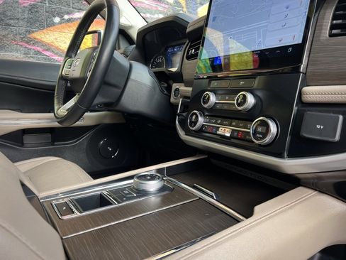 Used 2024 Ford Expedition Max Limited image 37