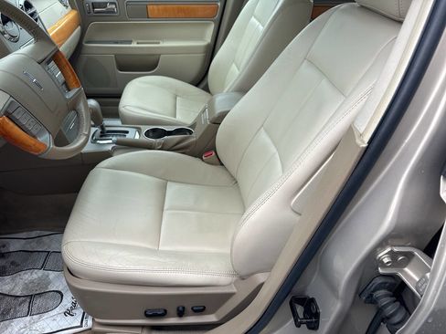 Used 2006 Lincoln Zephyr image 13