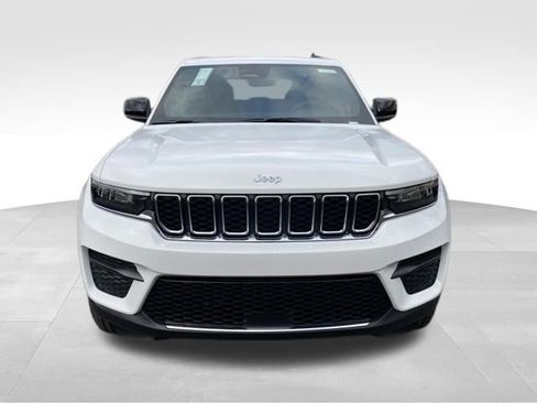 New 2025 Jeep Grand Cherokee Laredo w/ Luxury Tech Group I image 2