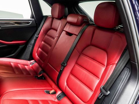 Used 2022 Porsche Macan S w/ Premium Package Plus image 49