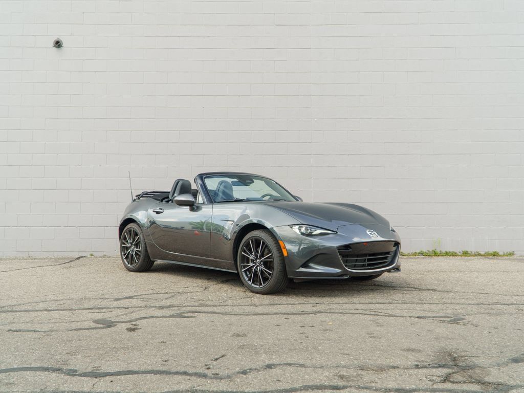 Used 2024 MAZDA MX-5 Miata Grand Touring w/ Weather Package RWD image 9