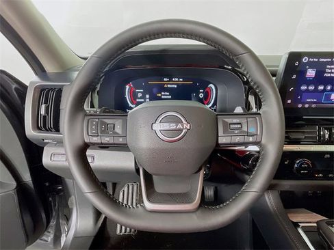 New 2026 Nissan Pathfinder SL image 8