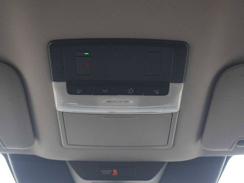 Used 2025 Nissan Pathfinder SV FWD image 24