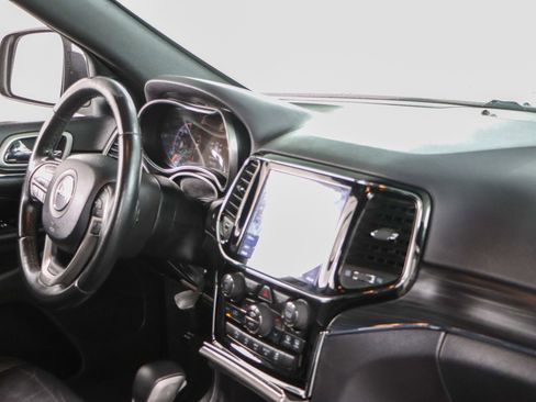 Used 2019 Jeep Grand Cherokee Limited AWD/4WD image 25