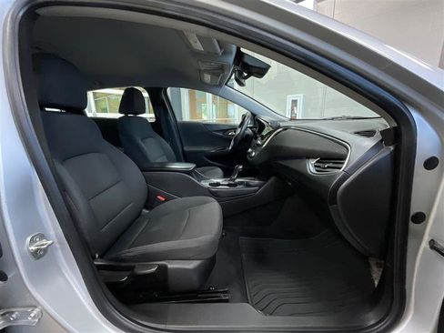 Used 2017 Chevrolet Malibu LT w/ Driver Confidence Package image 22