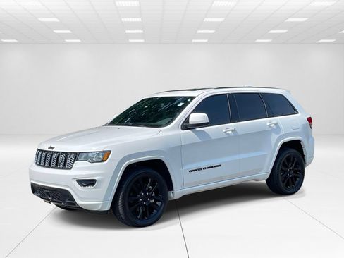 Used 2021 Jeep Grand Cherokee Laredo X AWD/4WD image 3