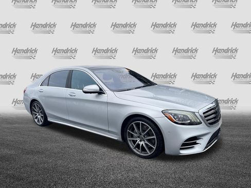 Used 2019 Mercedes-Benz S 560 Sedan image 2