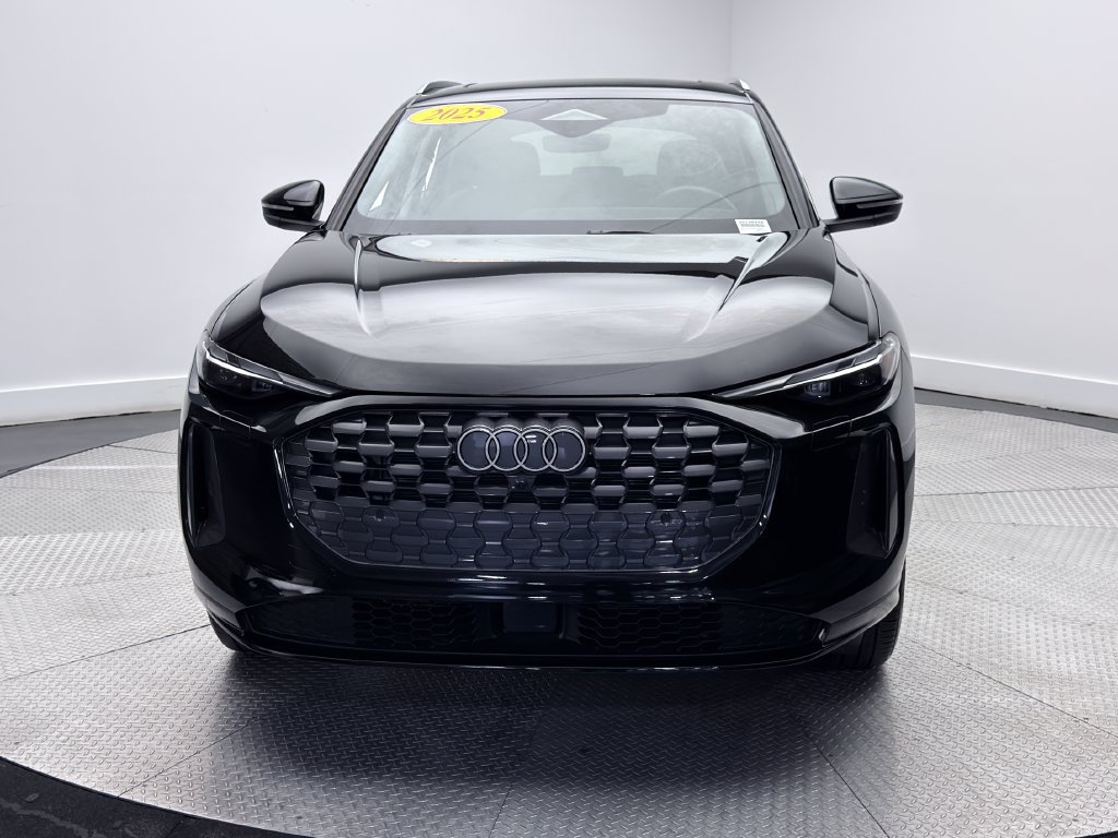 Used 2025 Audi Q5 Premium w/ Convenience Package AWD/4WD image 2