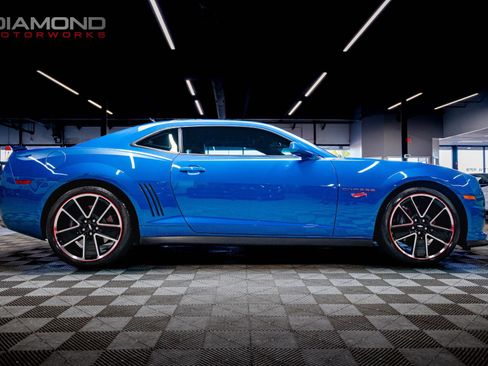 Used 2013 Chevrolet Camaro SS w/ Hot Wheels Special Edition image 28
