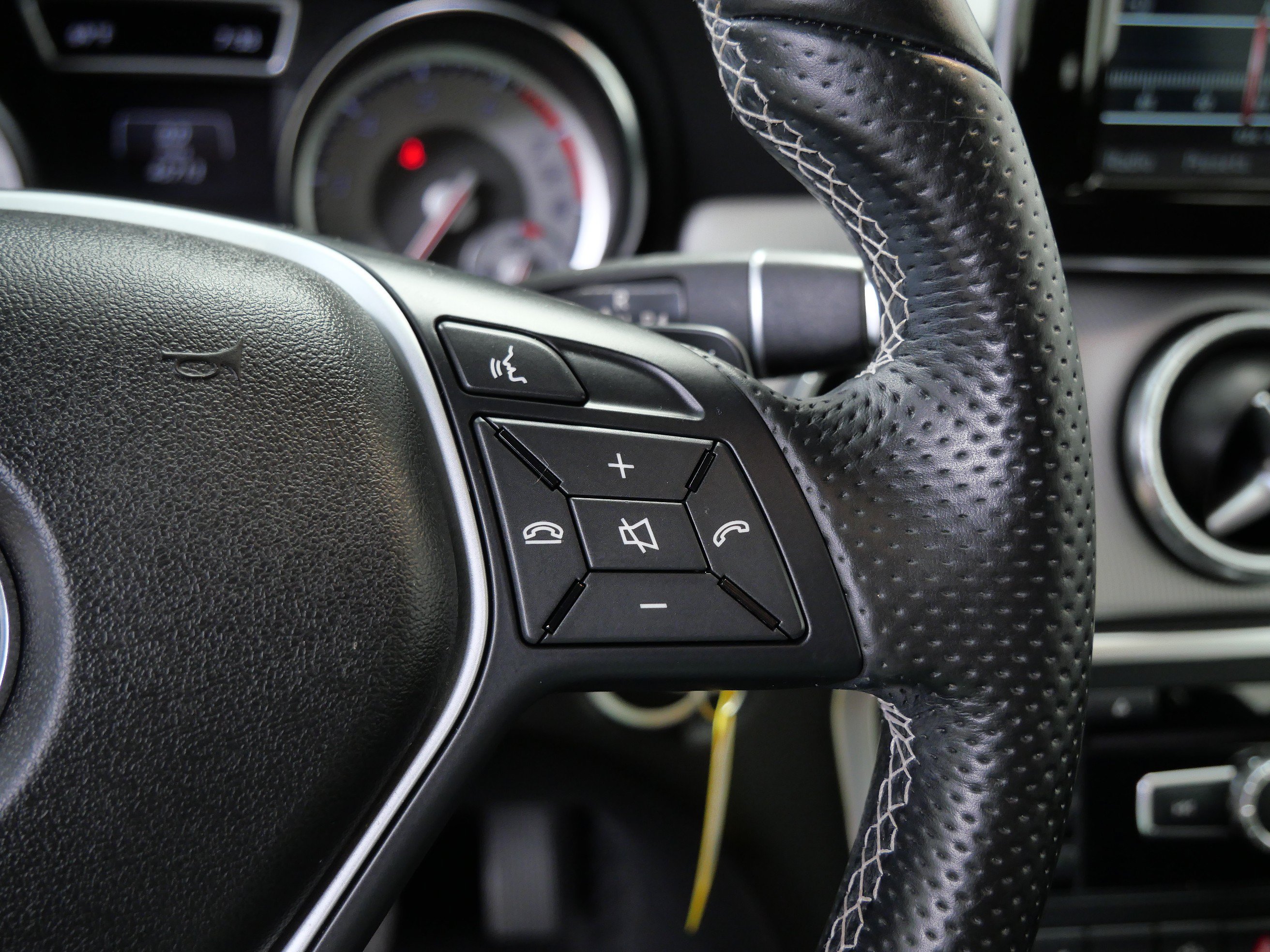 Used 2014 Mercedes-Benz CLA 250 image 23