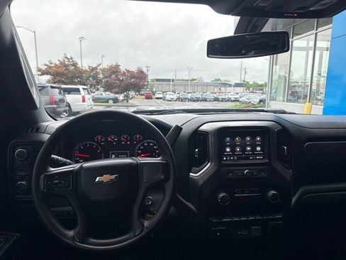 Used 2022 Chevrolet Silverado 2500 Custom w/ Custom Value Package AWD/4WD image 2