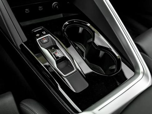 Certified 2025 Audi Q5 Premium Plus w/ Premium Plus AWD/4WD image 24