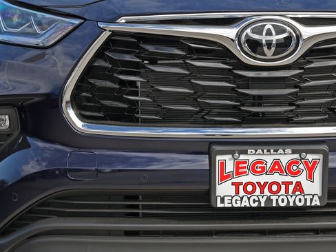 New 2026 Toyota Highlander Limited image 12