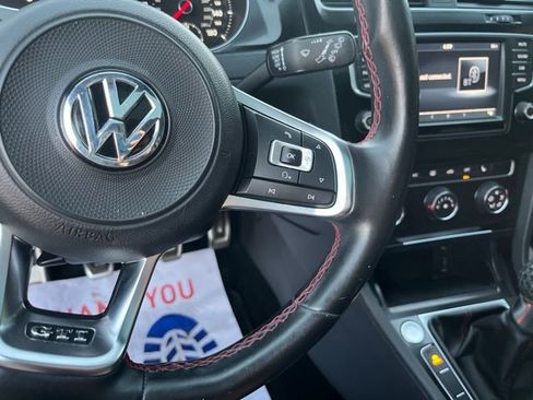 Used 2017 Volkswagen GTI SE image 43