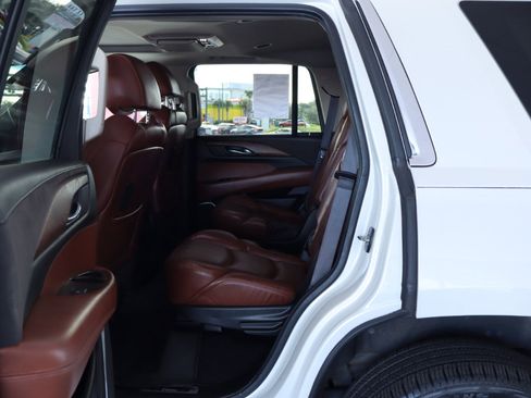 Used 2015 Cadillac Escalade Premium image 27