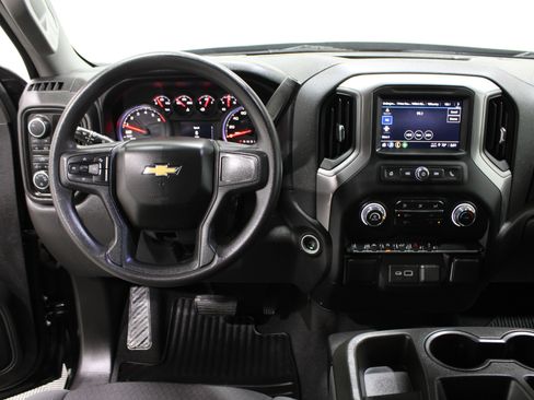 Used 2022 Chevrolet Silverado 1500 Custom image 2