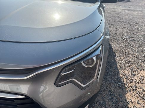 Used 2025 Kia Niro LX FWD image 9