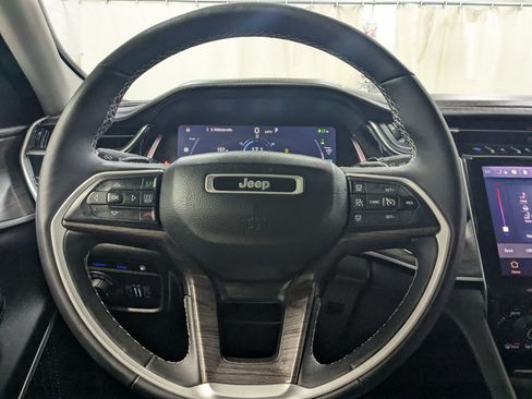 Used 2022 Jeep Grand Cherokee Limited 4xe w/ Luxury Tech Group II AWD/4WD image 13