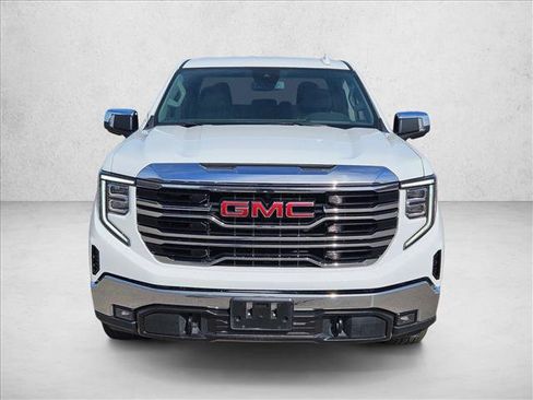 Used 2025 GMC Sierra 1500 SLT image 2