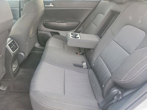 Used 2022 Kia Sportage LX image 19