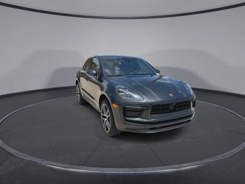 Used 2025 Porsche Macan AWD/4WD image 3
