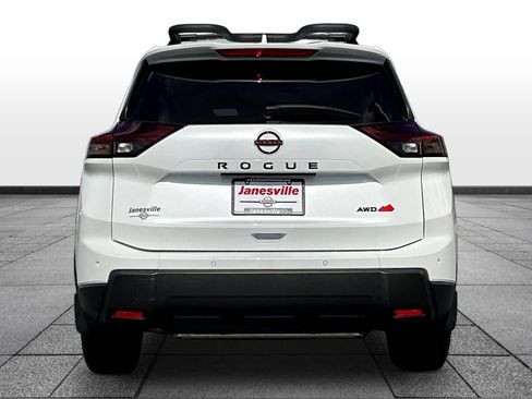 Used 2025 Nissan Rogue SV AWD/4WD image 6