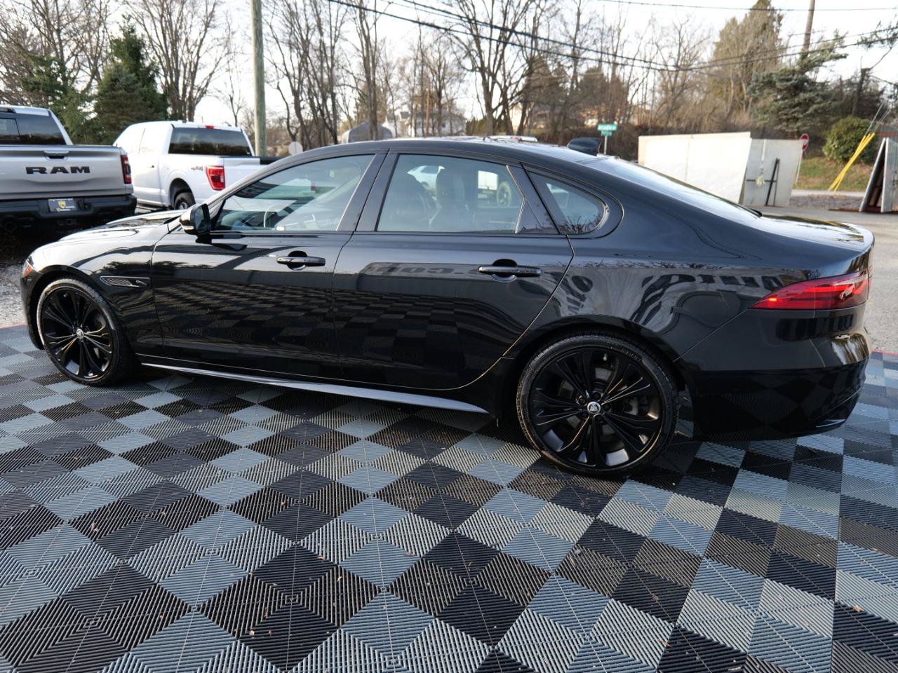 Used 2024 Jaguar XF R-Dynamic SE AWD/4WD image 72