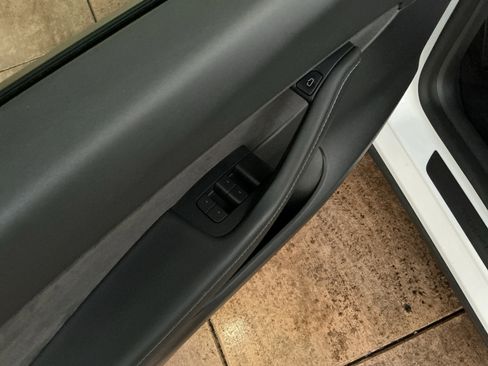 Used 2022 Tesla Model Y Performance image 15