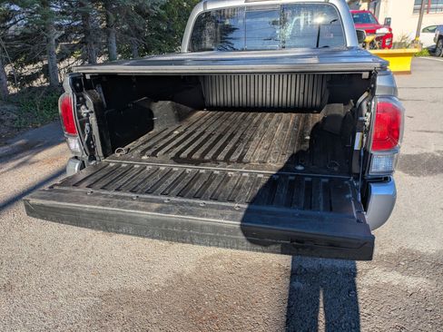 Used 2023 Toyota Tacoma TRD Sport image 18