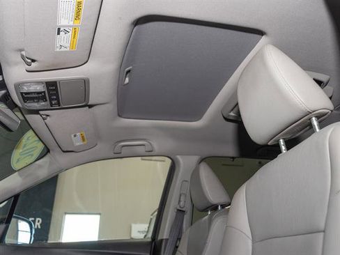 Used 2022 Honda Pilot Touring image 9