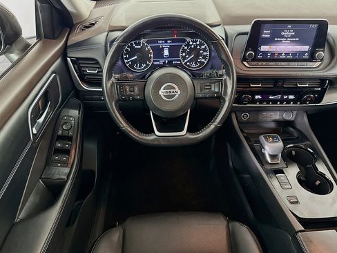 Used 2021 Nissan Rogue SV w/ Premium Package image 16