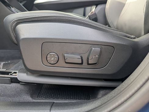 Certified 2025 BMW X1 xDrive28i w/ Technology Package image 18