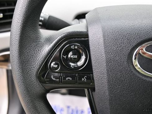 Used 2022 Toyota Prius LE FWD image 18
