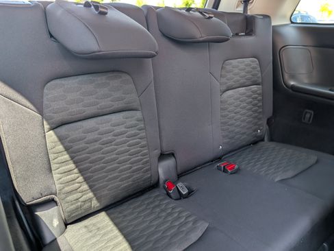 Used 2023 Nissan Pathfinder SV AWD/4WD image 13