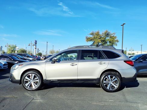 Used 2019 Subaru Outback 2.5i Limited image 3