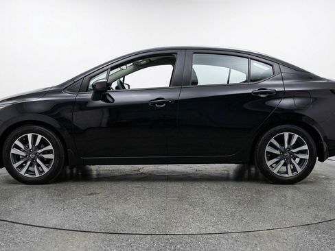 Used 2025 Nissan Versa SV image 5