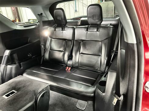 Used 2022 Ford Explorer XLT w/ Equipment Group 202A image 21