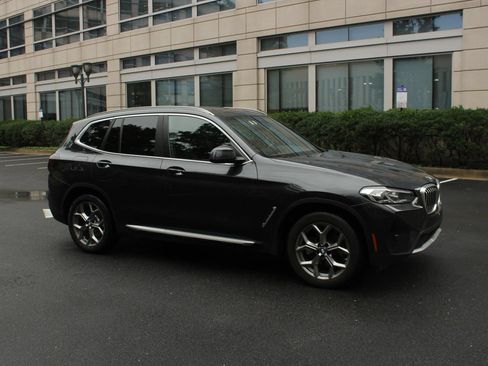 Used 2023 BMW X3 xDrive30i AWD/4WD image 2