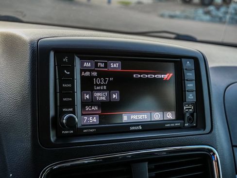 Used 2019 Dodge Grand Caravan SXT FWD image 39